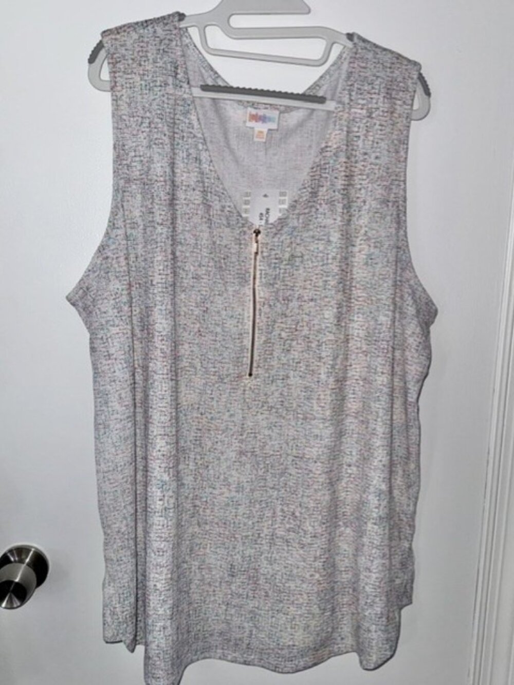 NWT LuLaRoe Rachael 3XL Sleeveless Zip-Front Confetti Print